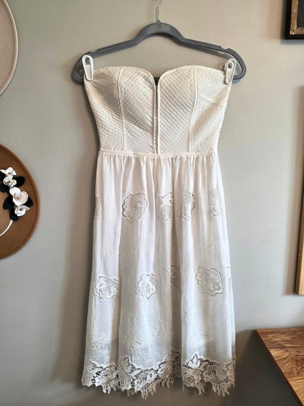 NWT Miss Me Couture White Floral And Lace Strapless Dress